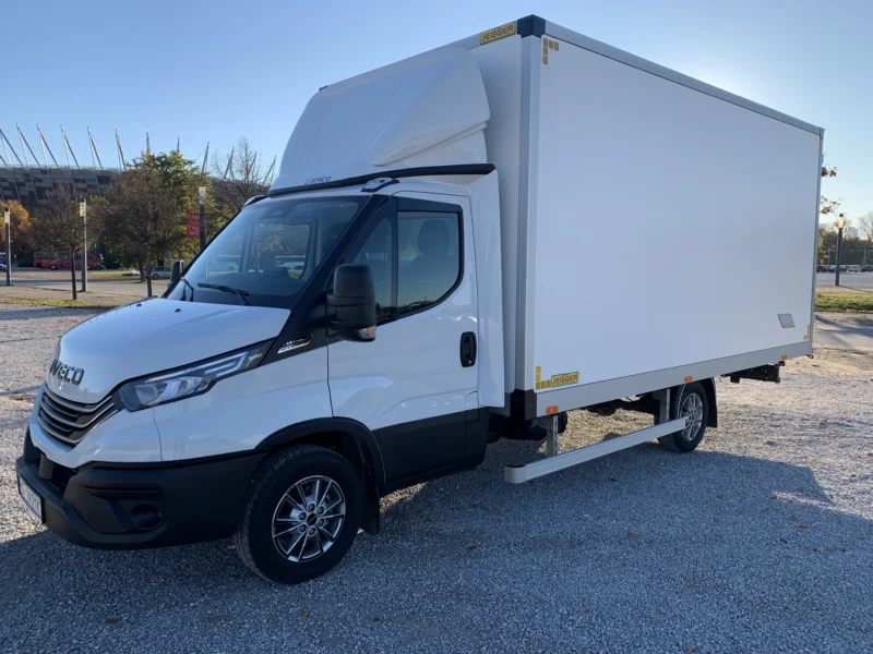 Kontener Iveco 10EP — samochód dostawczy w wynajmie